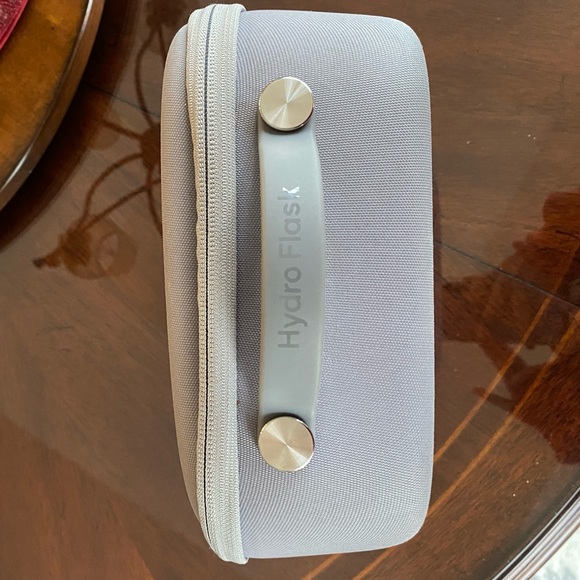 Hydro Flask Insulated Lunch Box - Picture 3 of 5